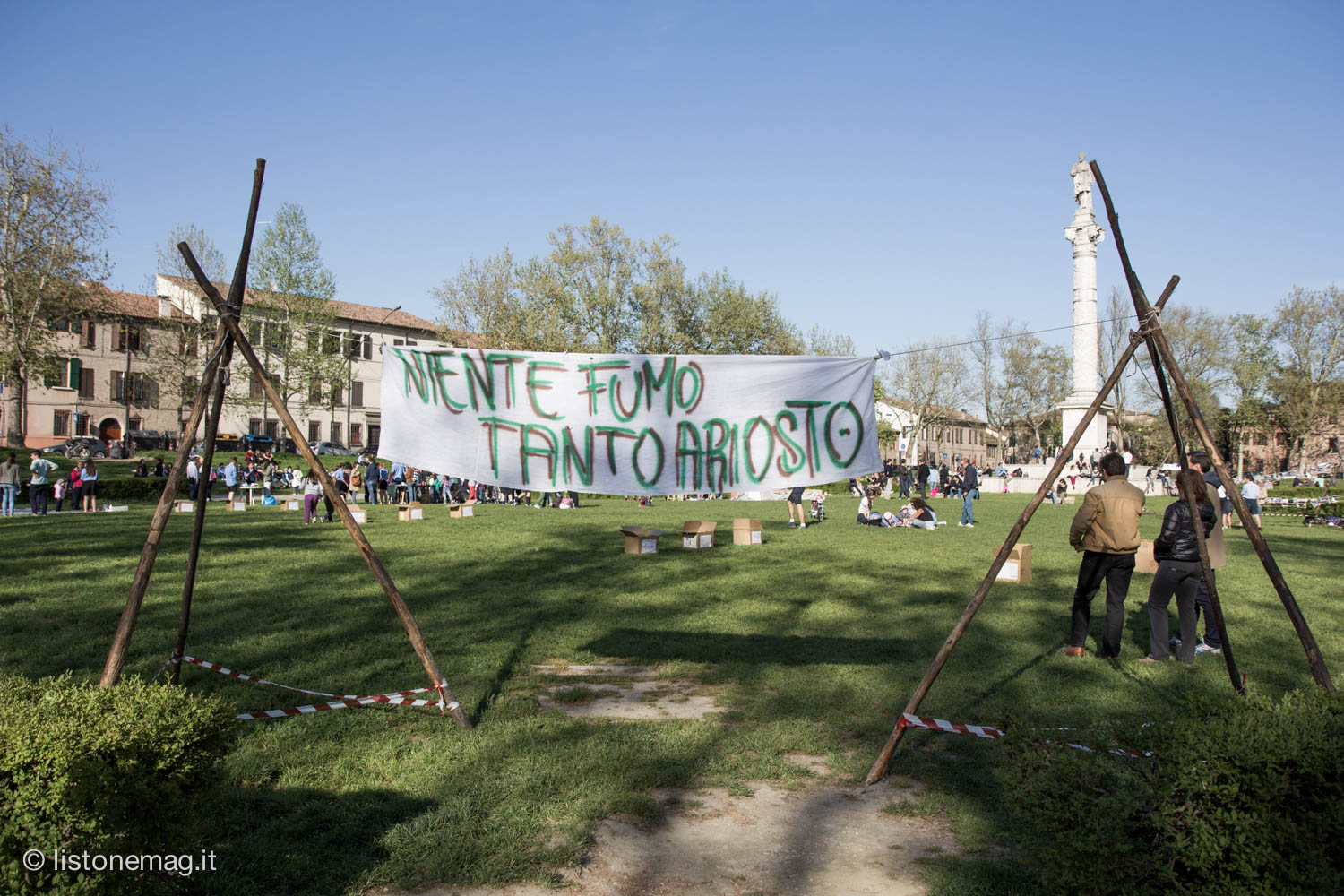 Niente fumo, tanto Ariosto: un pomeriggio in piazza Ariostea con gli scout